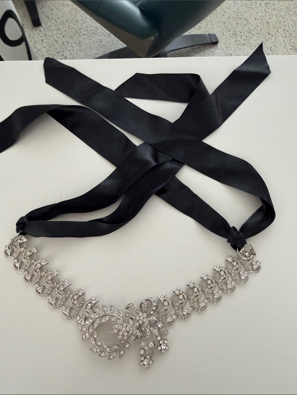 Crystal Ribbon Tie Choker Necklace - Black